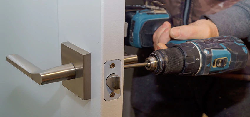 Broken Door Handle Lock Repair in Rosamond, California
